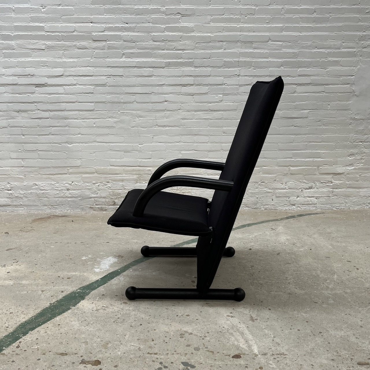 "T-Line" Easy Chair
