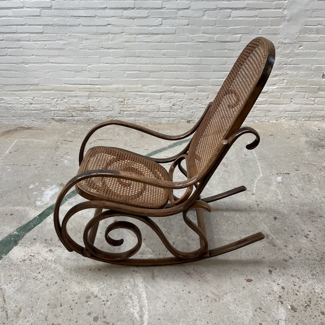 Vintage Rocking Chair 