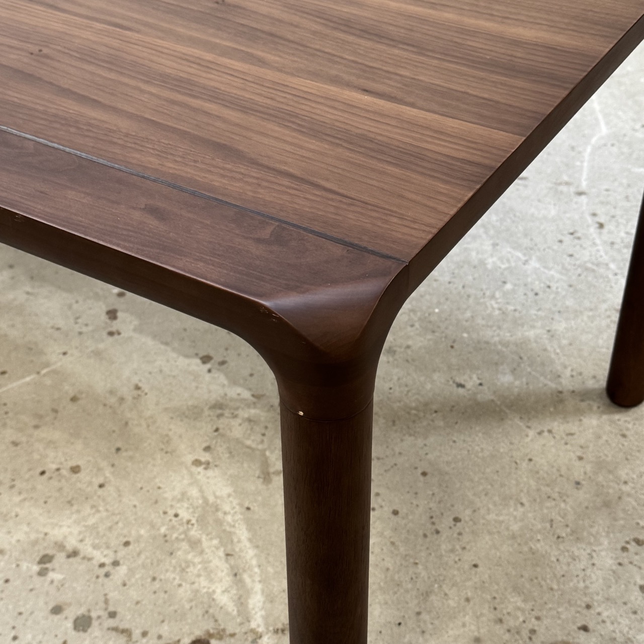 Contemporary Dining Table 'Storm' 