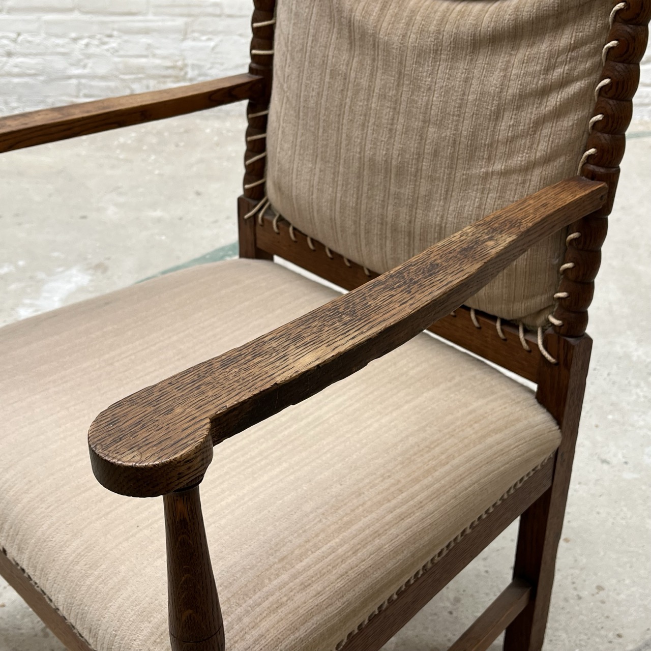 Antique Easy Chair "Bobbin"