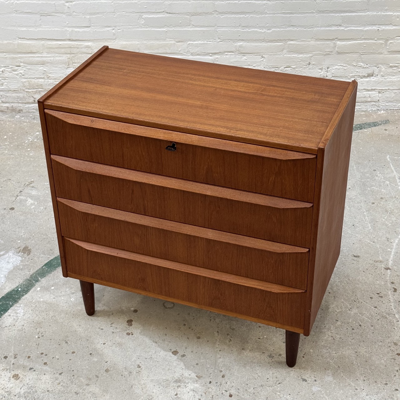 Vintage Chest Of Drawers