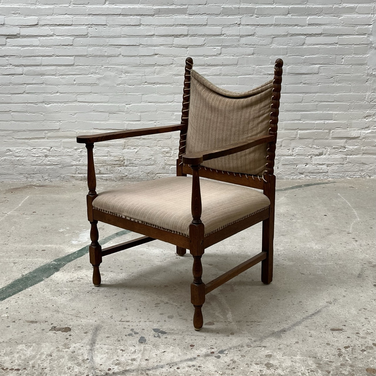 Antique Easy Chair "Bobbin"