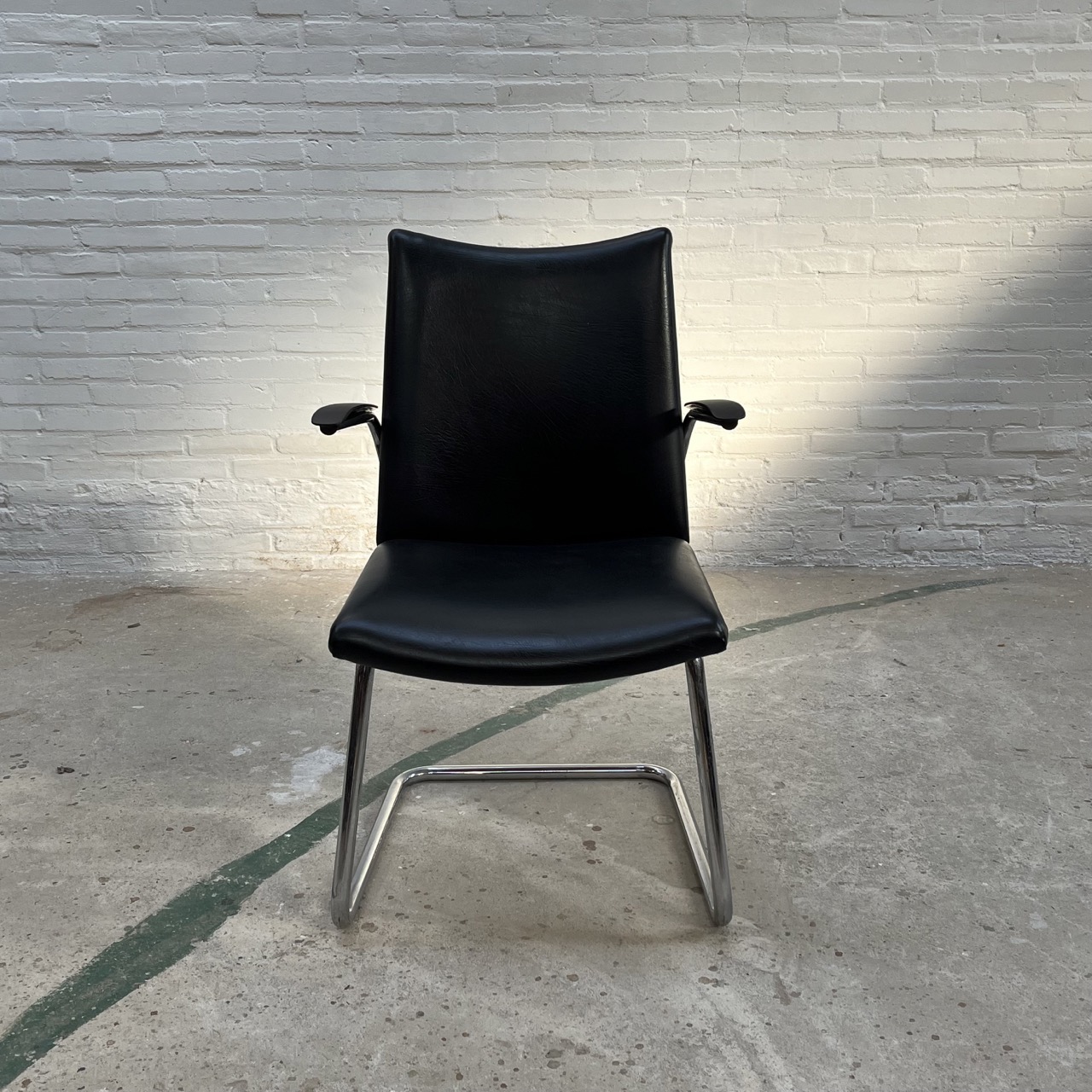 "4014" Arm Chair "4014" Arm Chair