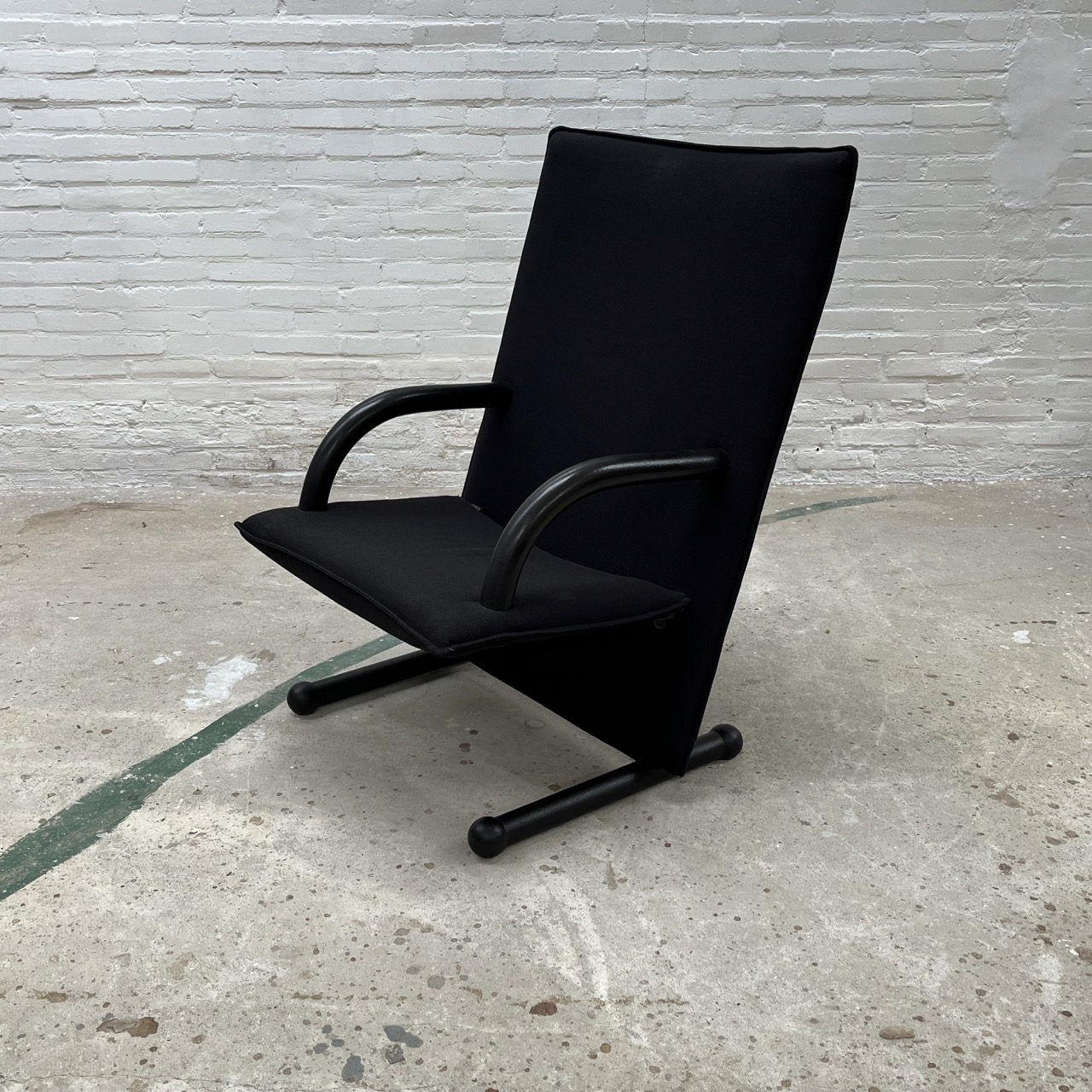 "T-Line" Easy Chair