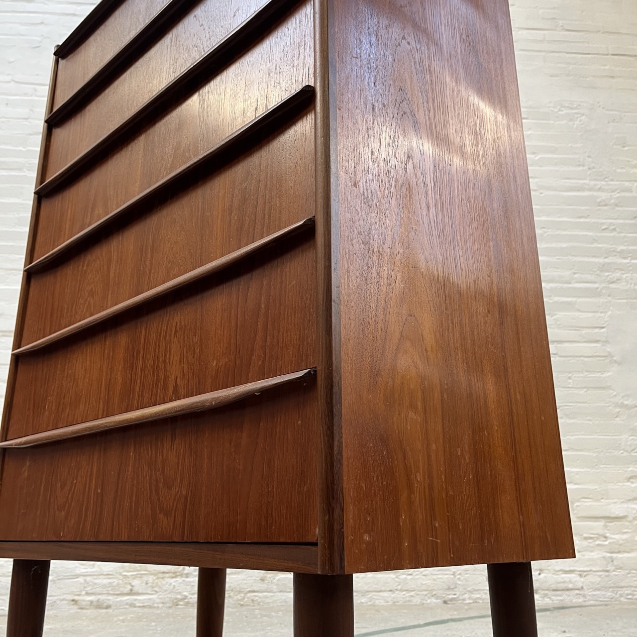 Vintage Chest Of Drawers