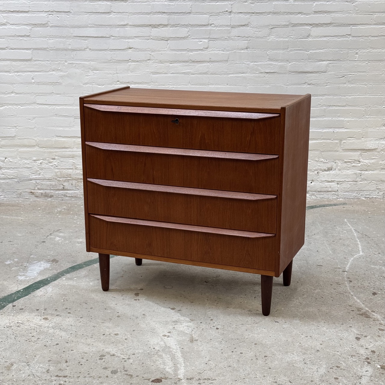 Vintage Chest Of Drawers