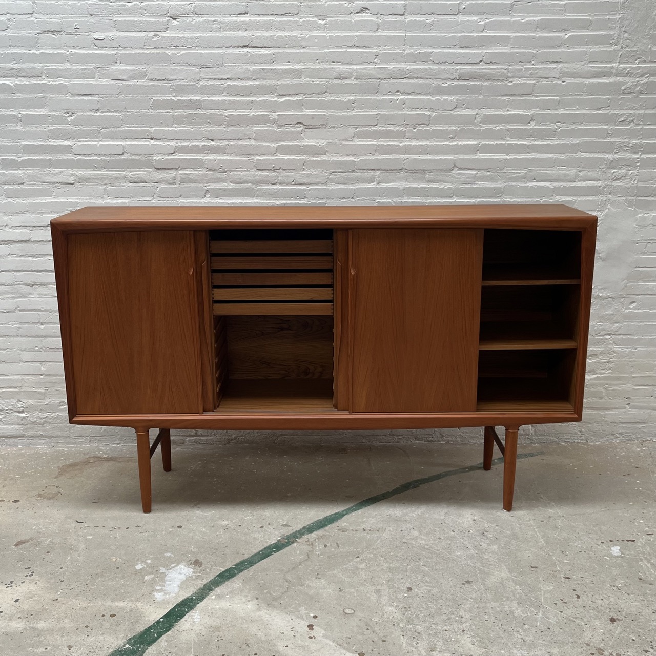 Vintage High Board 