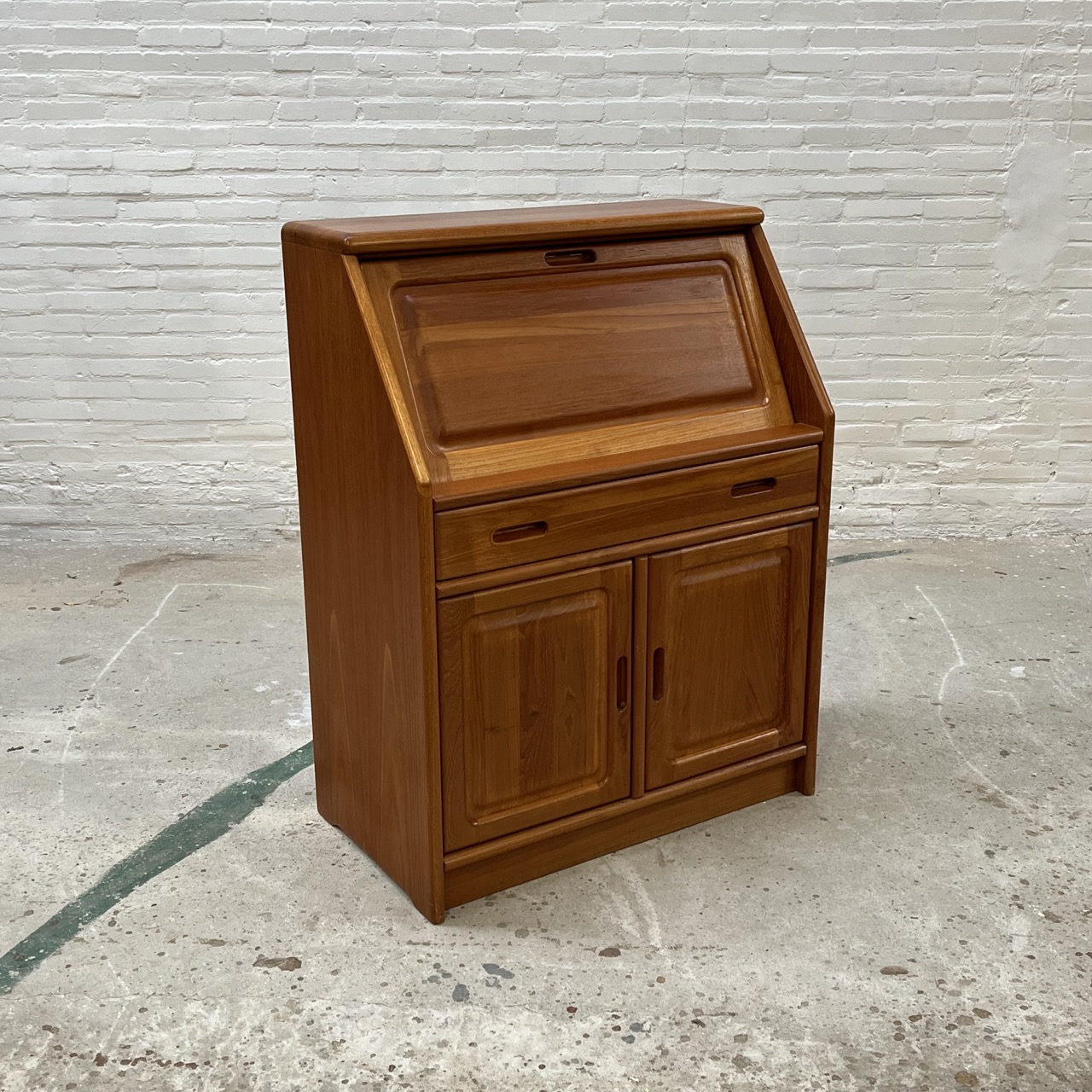 Vintage Secretary Desk Dyrlund