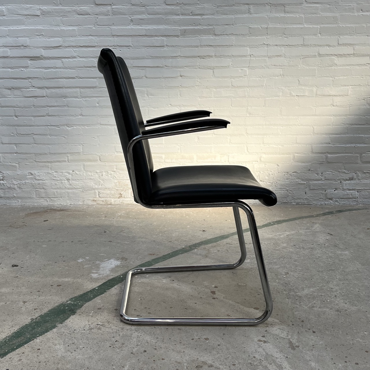 "4014" Arm Chair "4014" Arm Chair