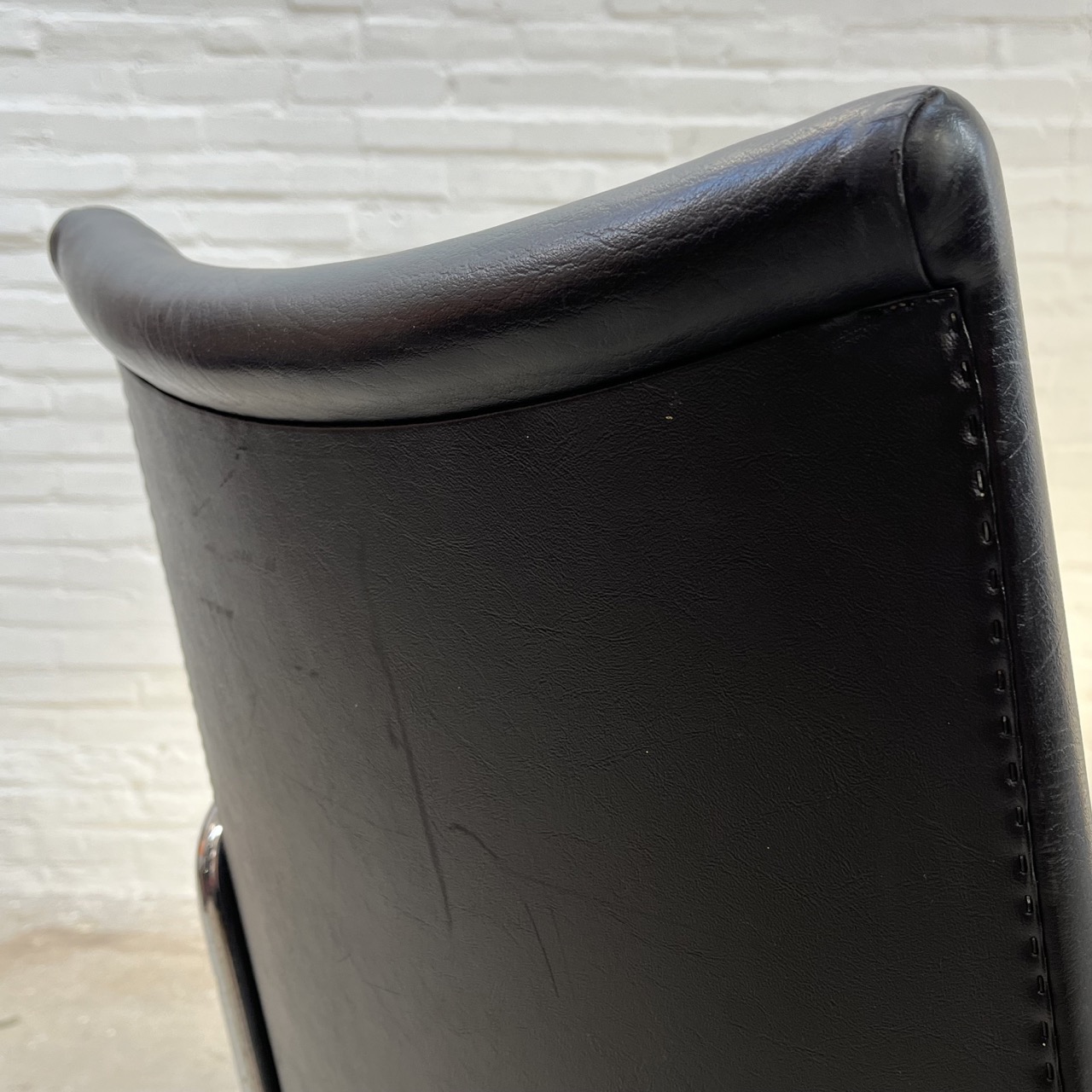 "4014" Arm Chair "4014" Arm Chair