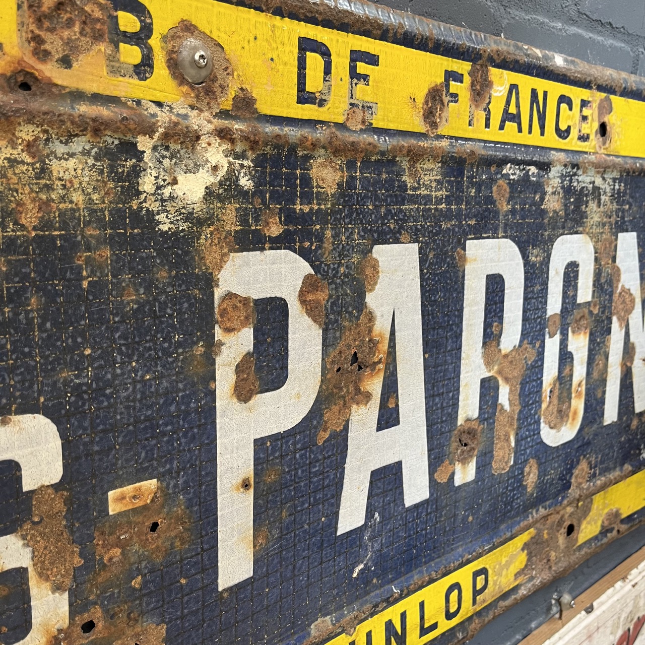 Enamel "BOIS LES PARGNY"