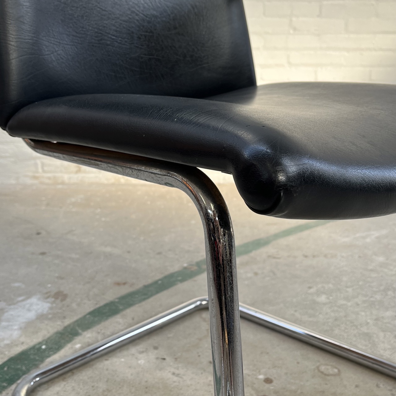 "4014" Arm Chair "4014" Arm Chair