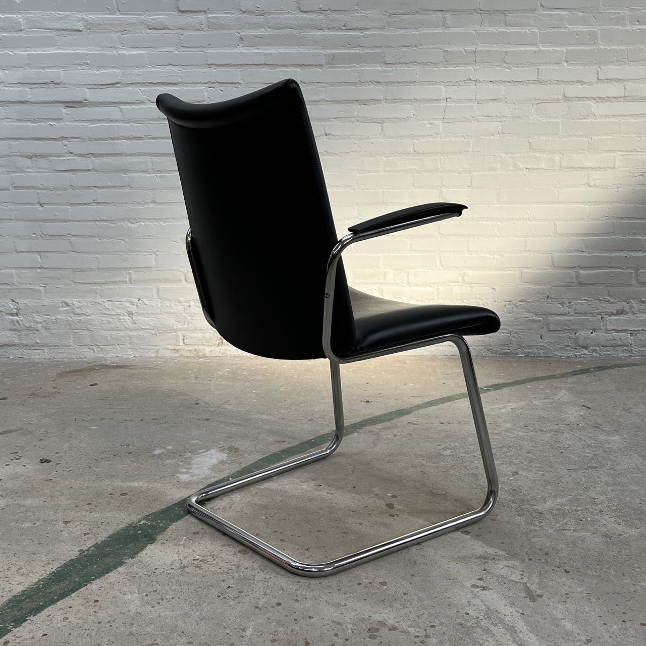 "4014" Arm Chair "4014" Arm Chair
