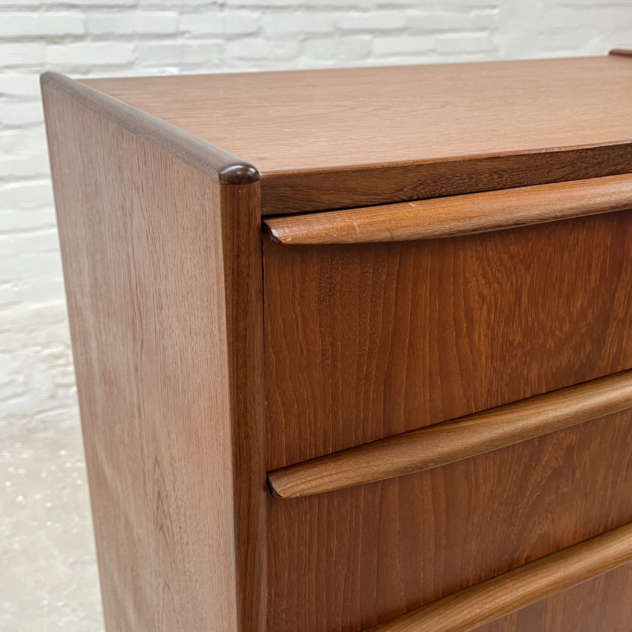 Vintage Chest Of Drawers