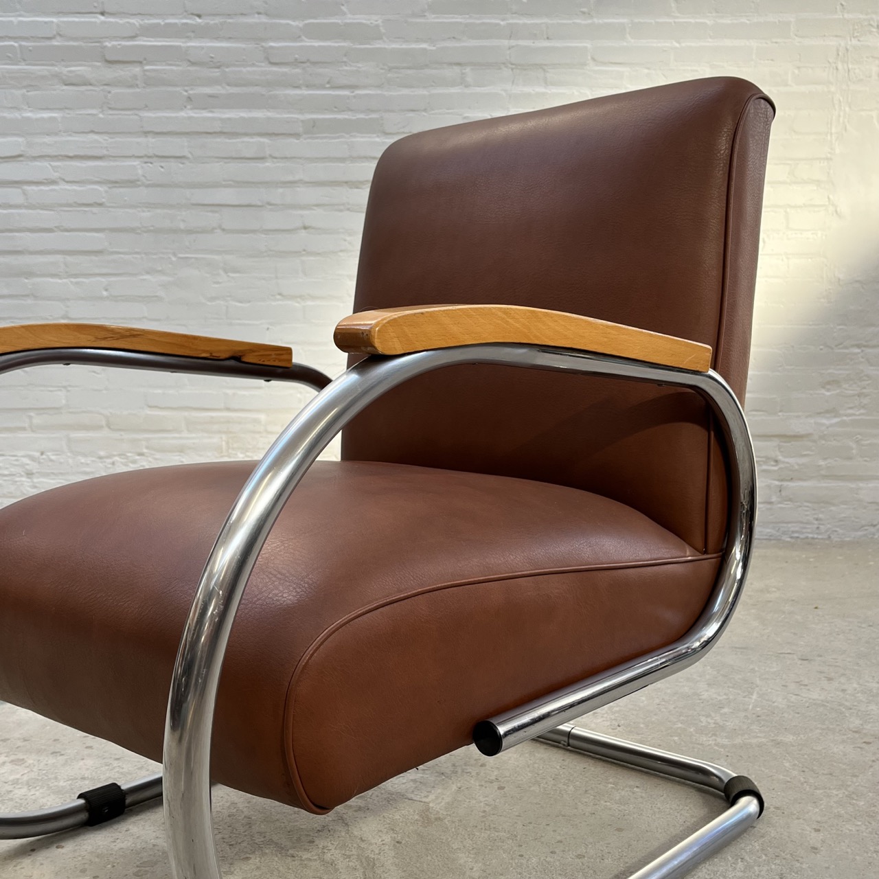 "Vilvoure" Vintage Easy Chair