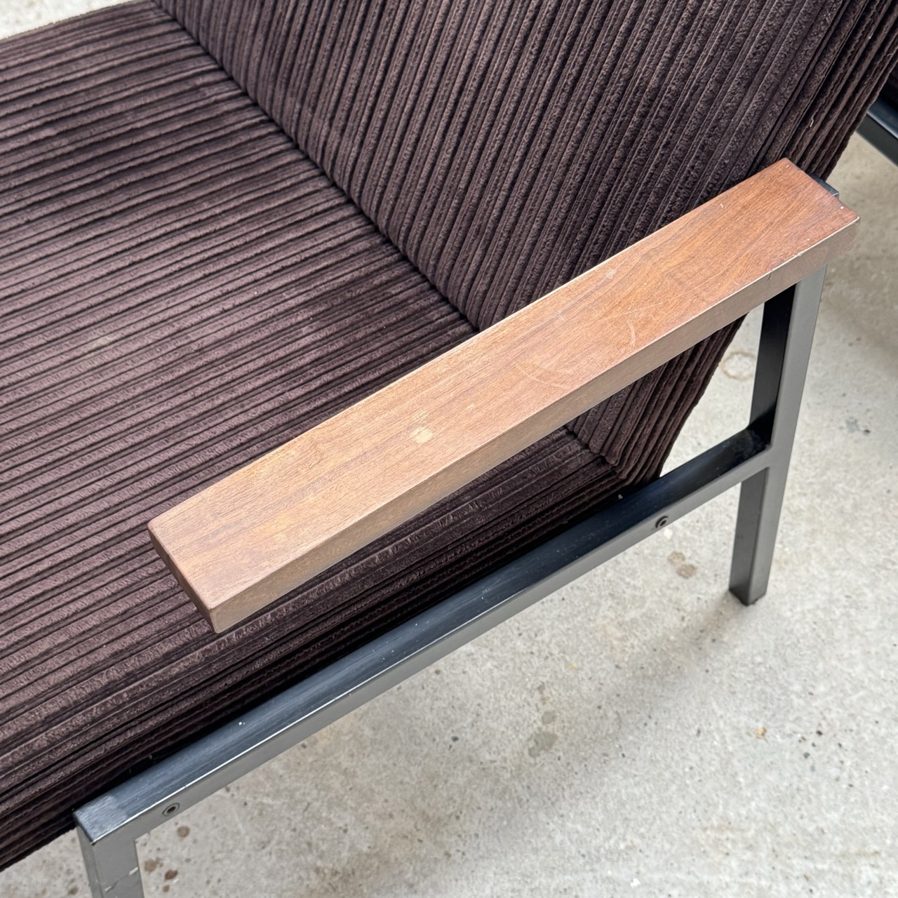 "SZ66" Lounge Chairs 