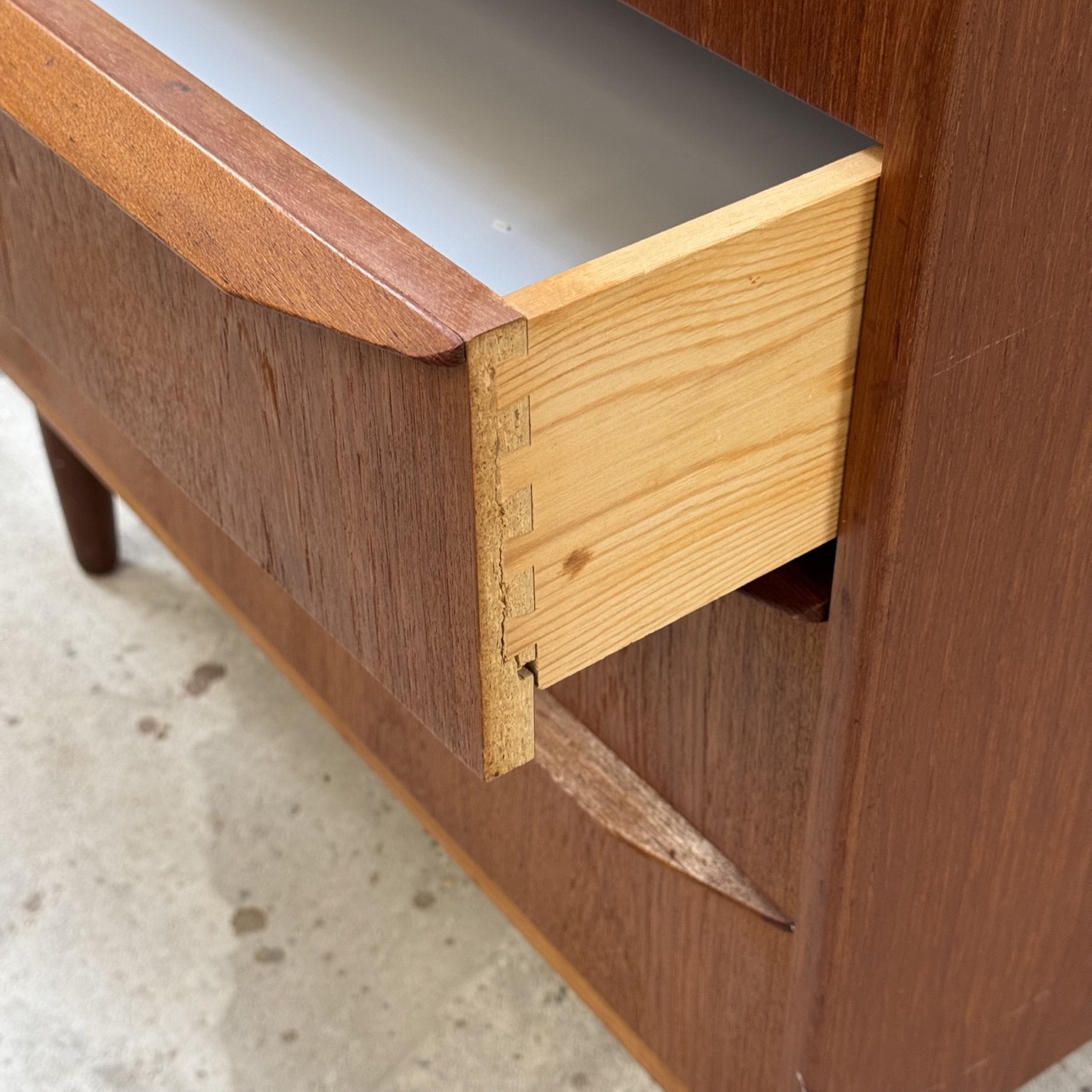Vintage Chest Of Drawers
