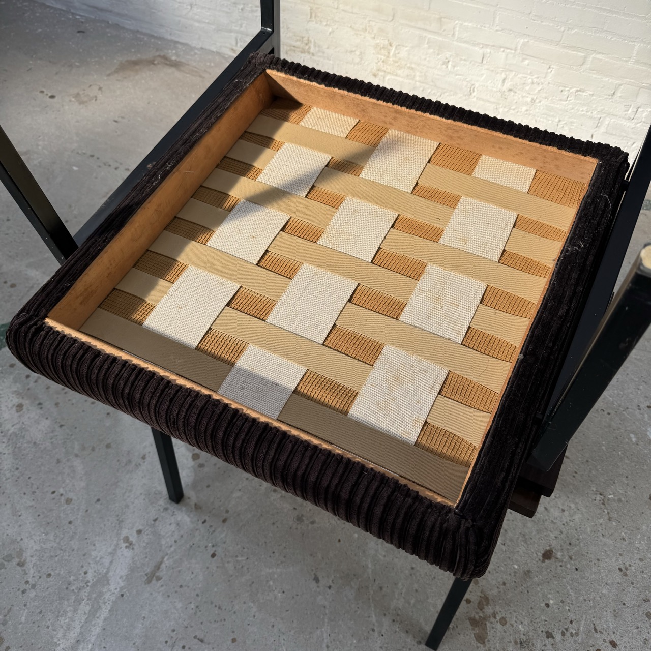 "SZ66" Lounge Chairs 