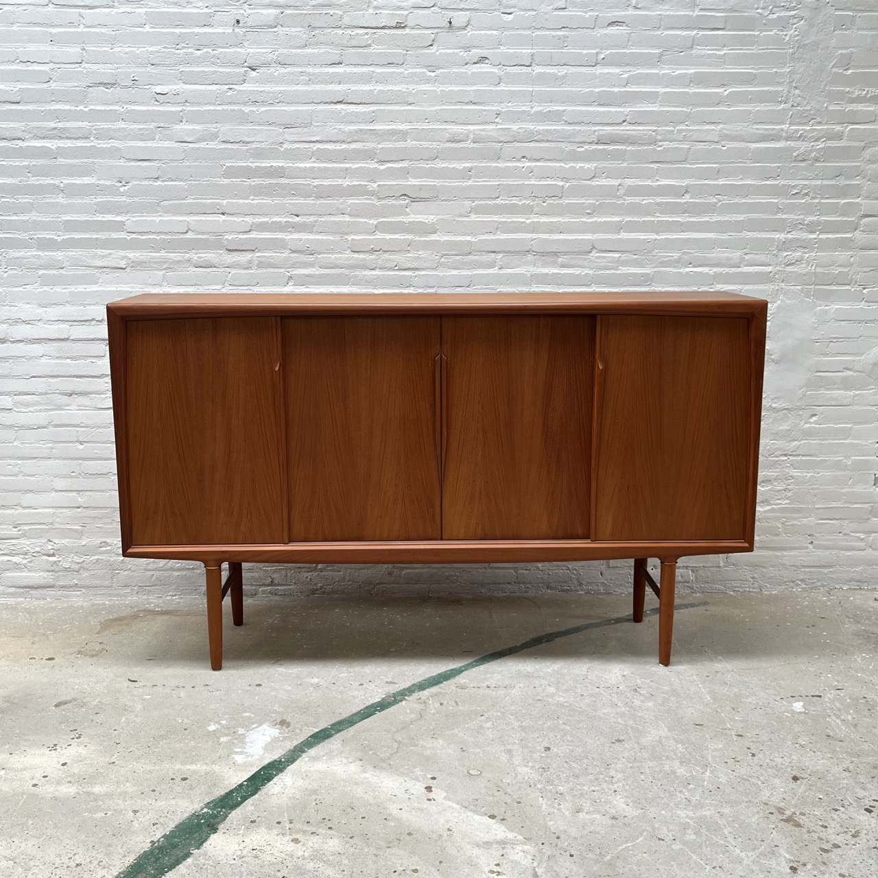 Vintage High Board 