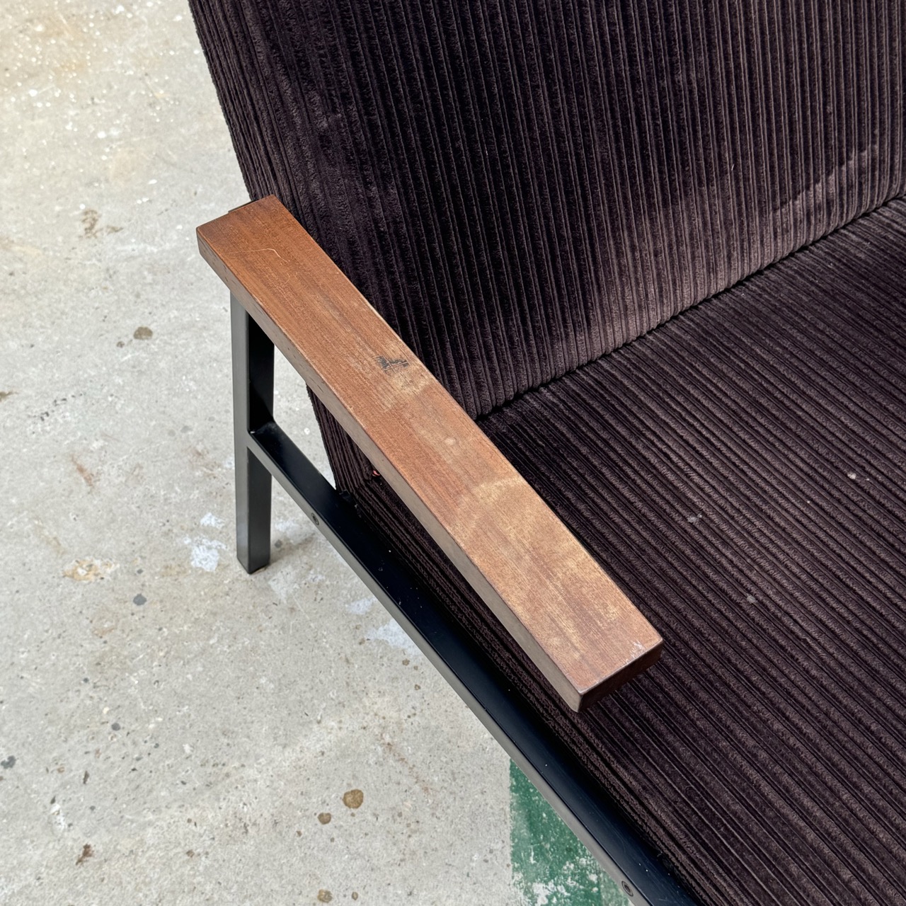 "SZ66" Lounge Chairs 
