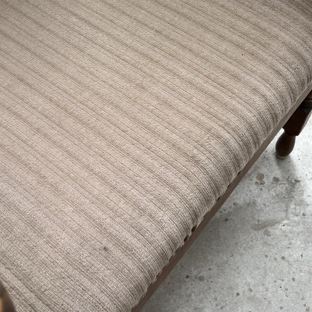 Antique Easy Chair "Bobbin"