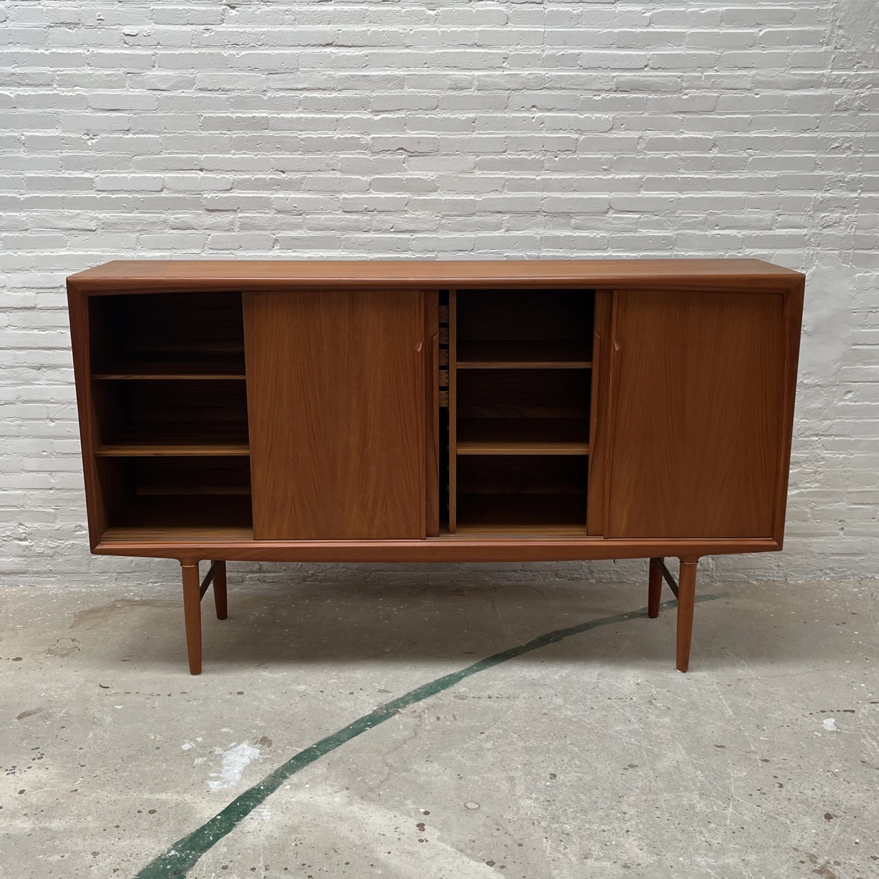 Vintage High Board 