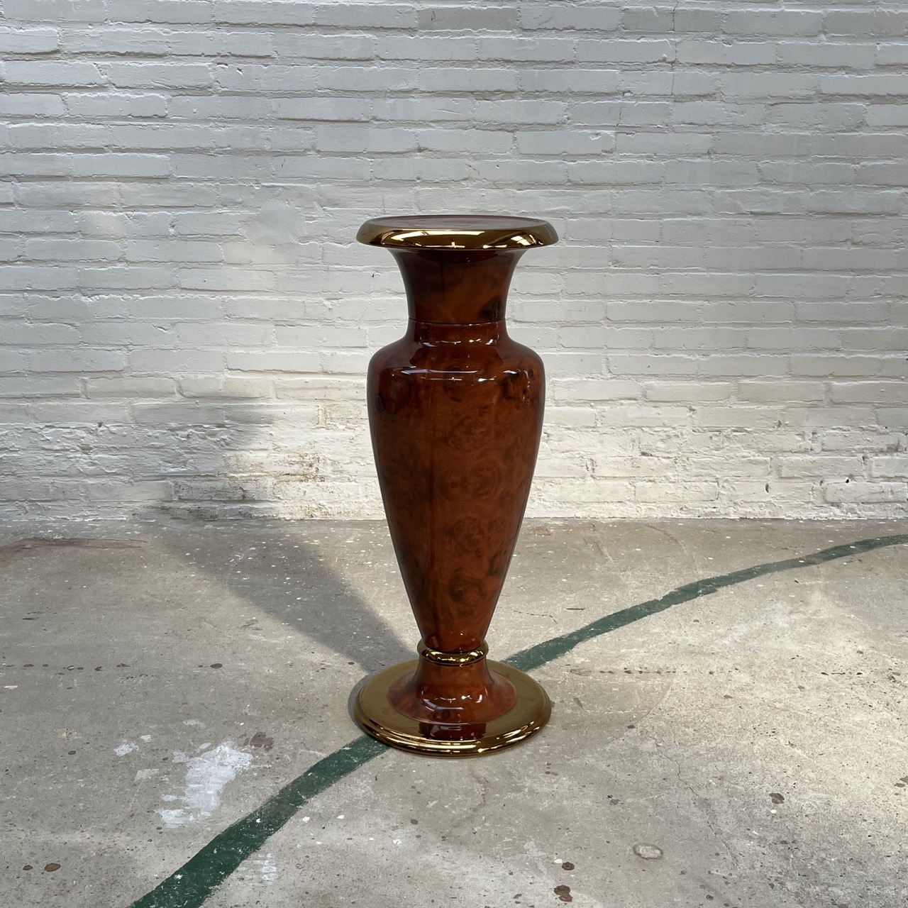 "Bosa" Pedestal