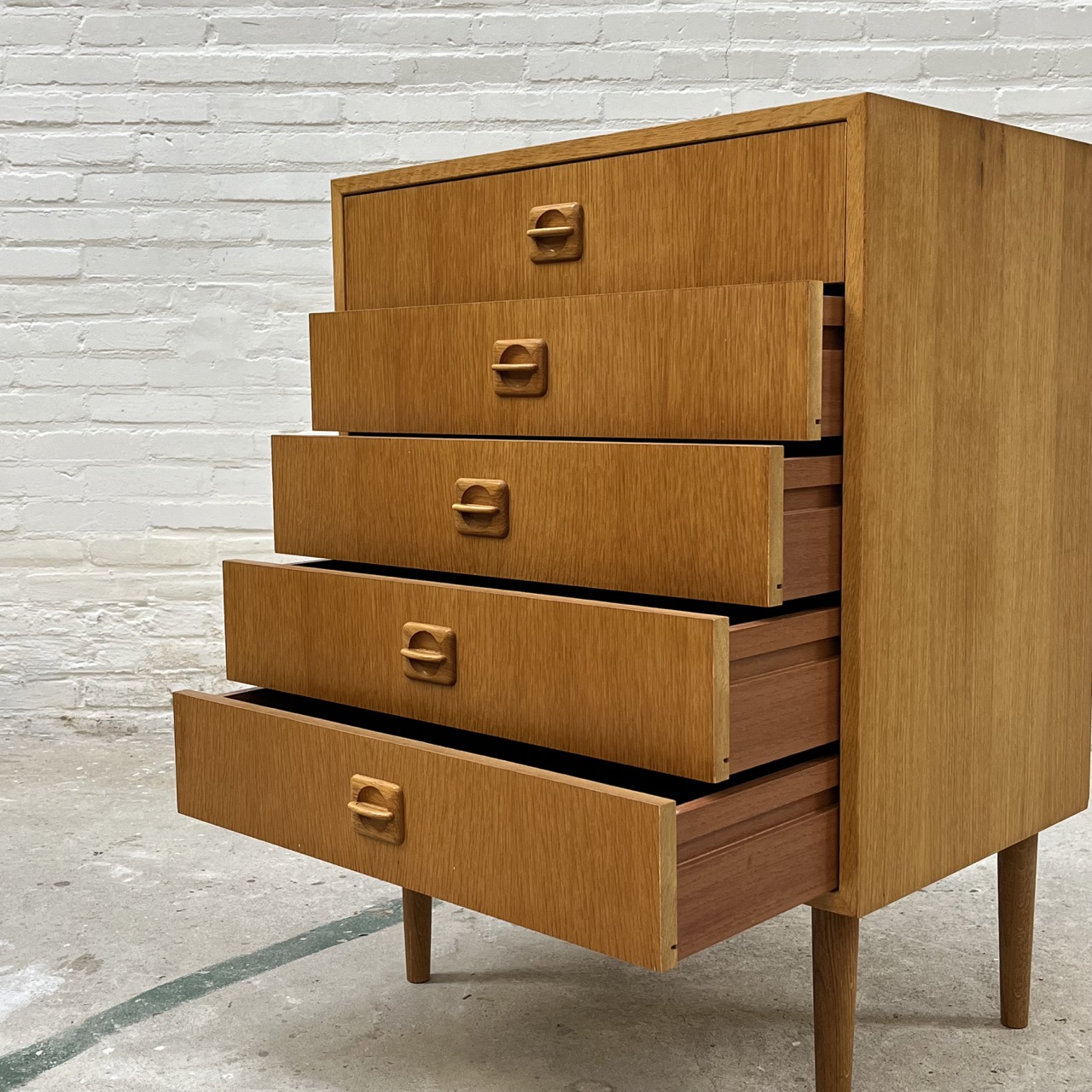 Vintage Chest Of Drawers 