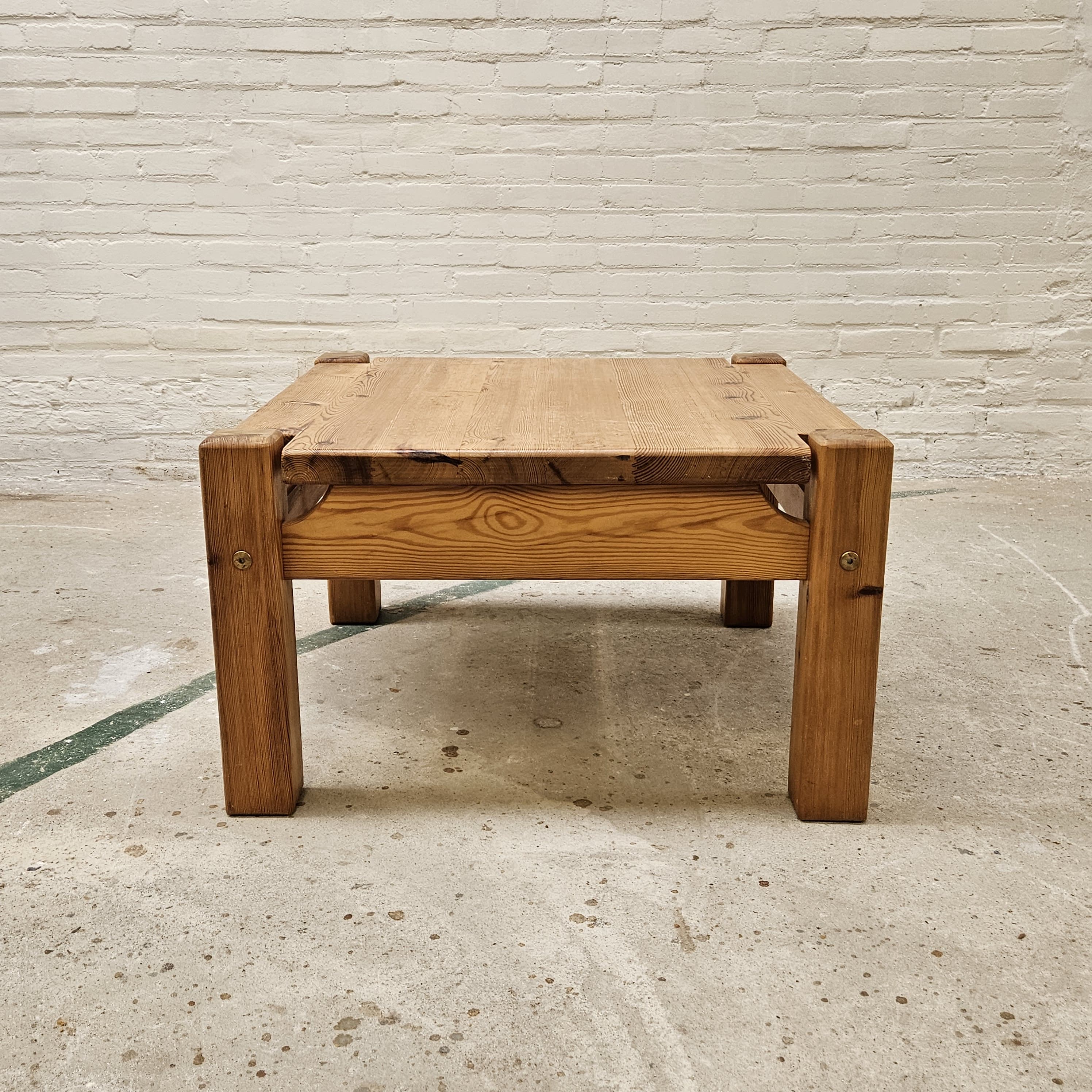 Vintage Coffee Table Pine