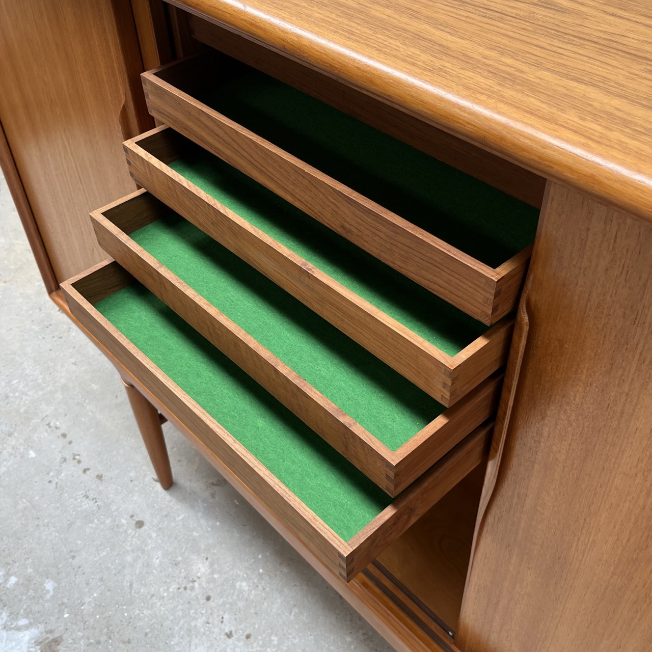 Vintage High Board