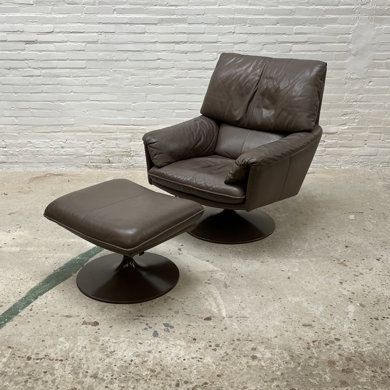 "Cécé" Lounge Chair & Ottoman