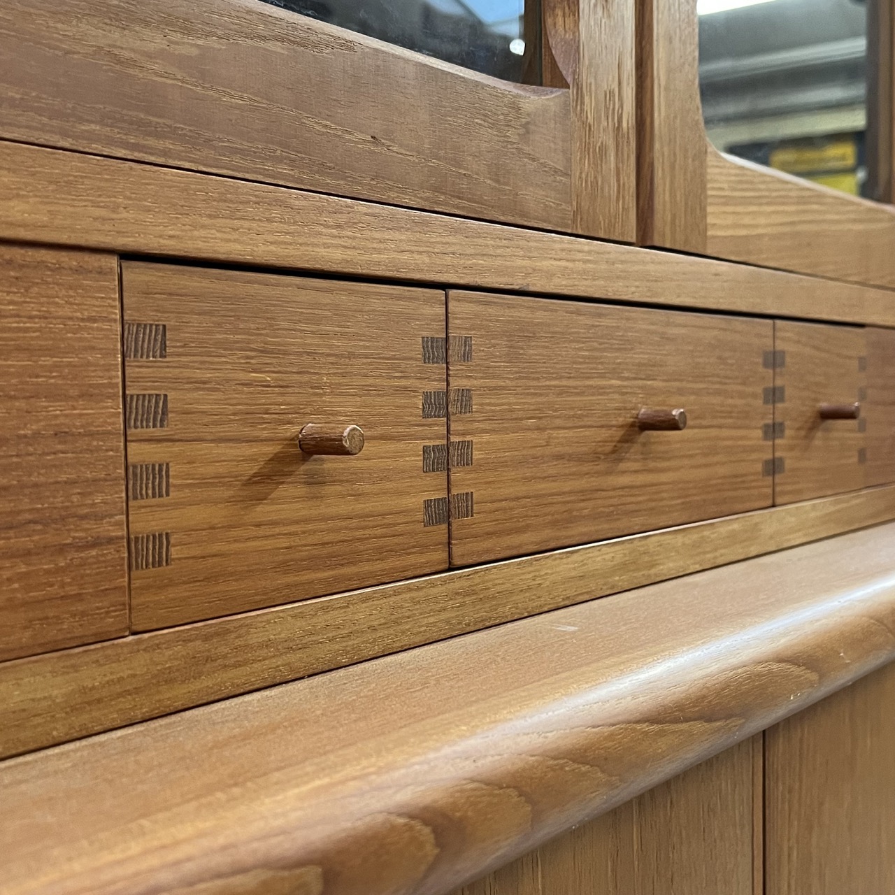 Vintage Corner Cabinet Dyrlund