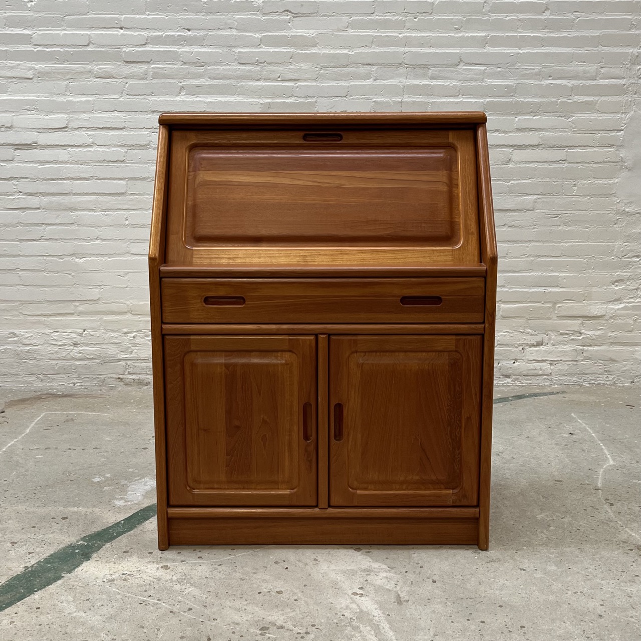 Vintage Secretary Desk Dyrlund
