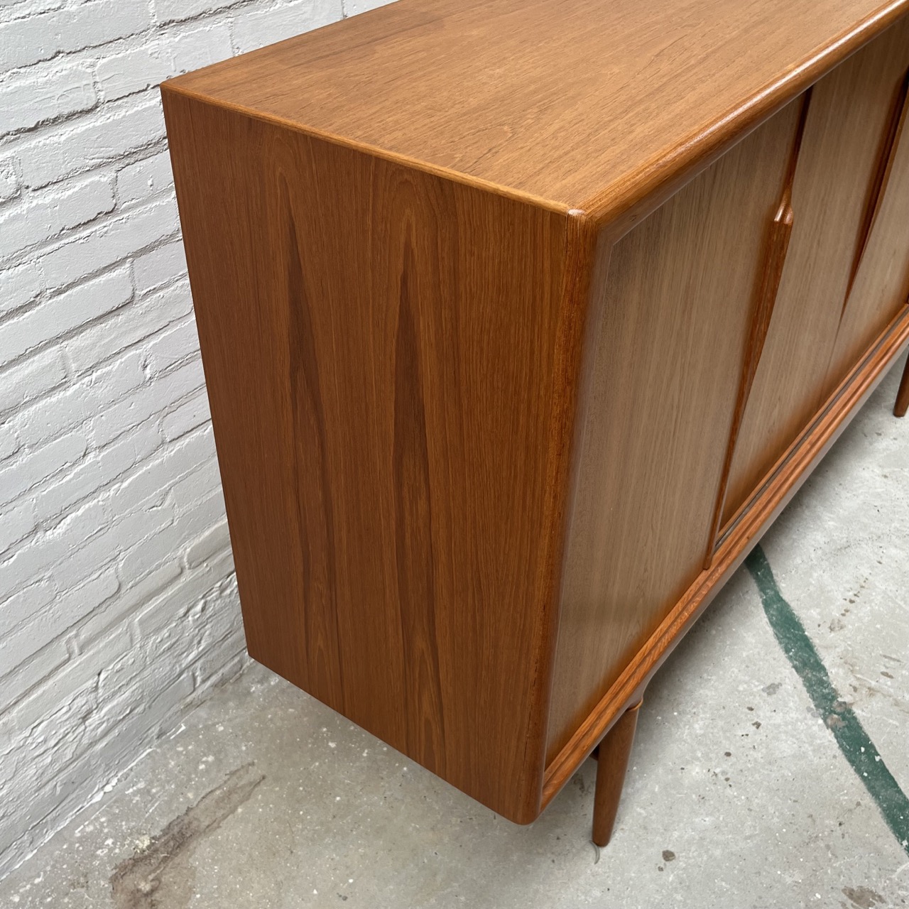 Vintage High Board