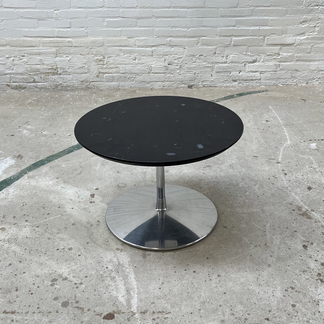Contemporary Coffee Table "Circle"