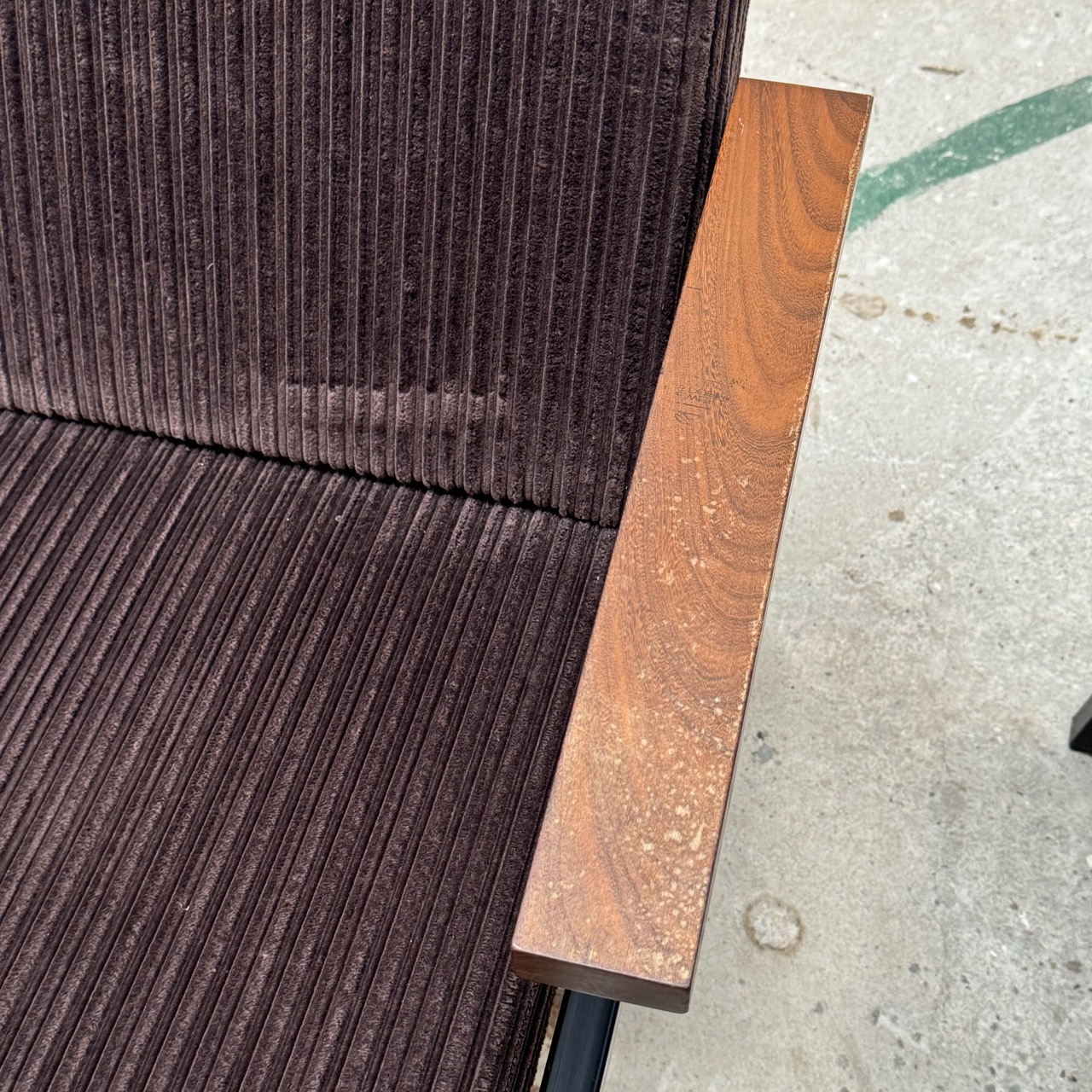 "SZ66" Lounge Chairs 