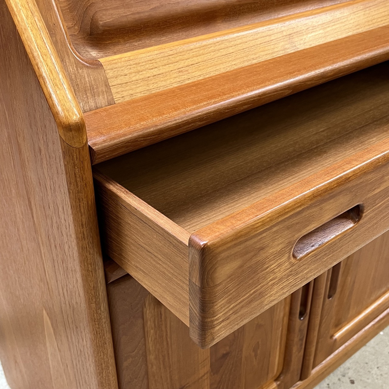 Vintage Secretary Desk Dyrlund