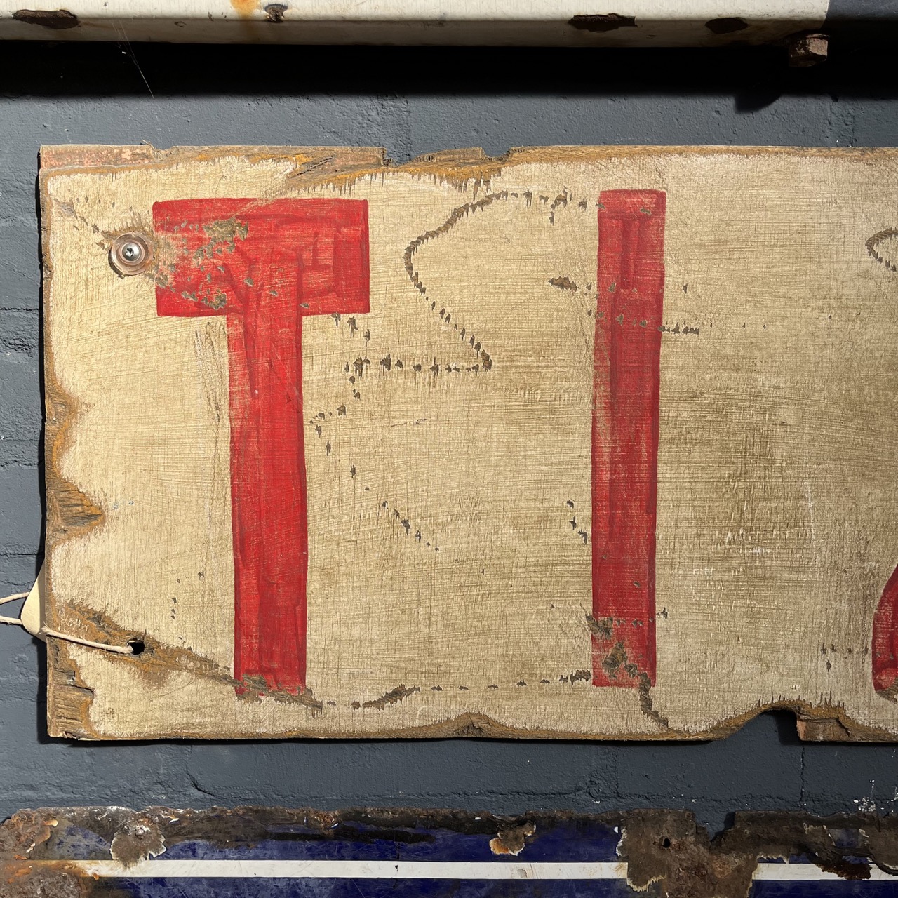 Signboard "TIZER"