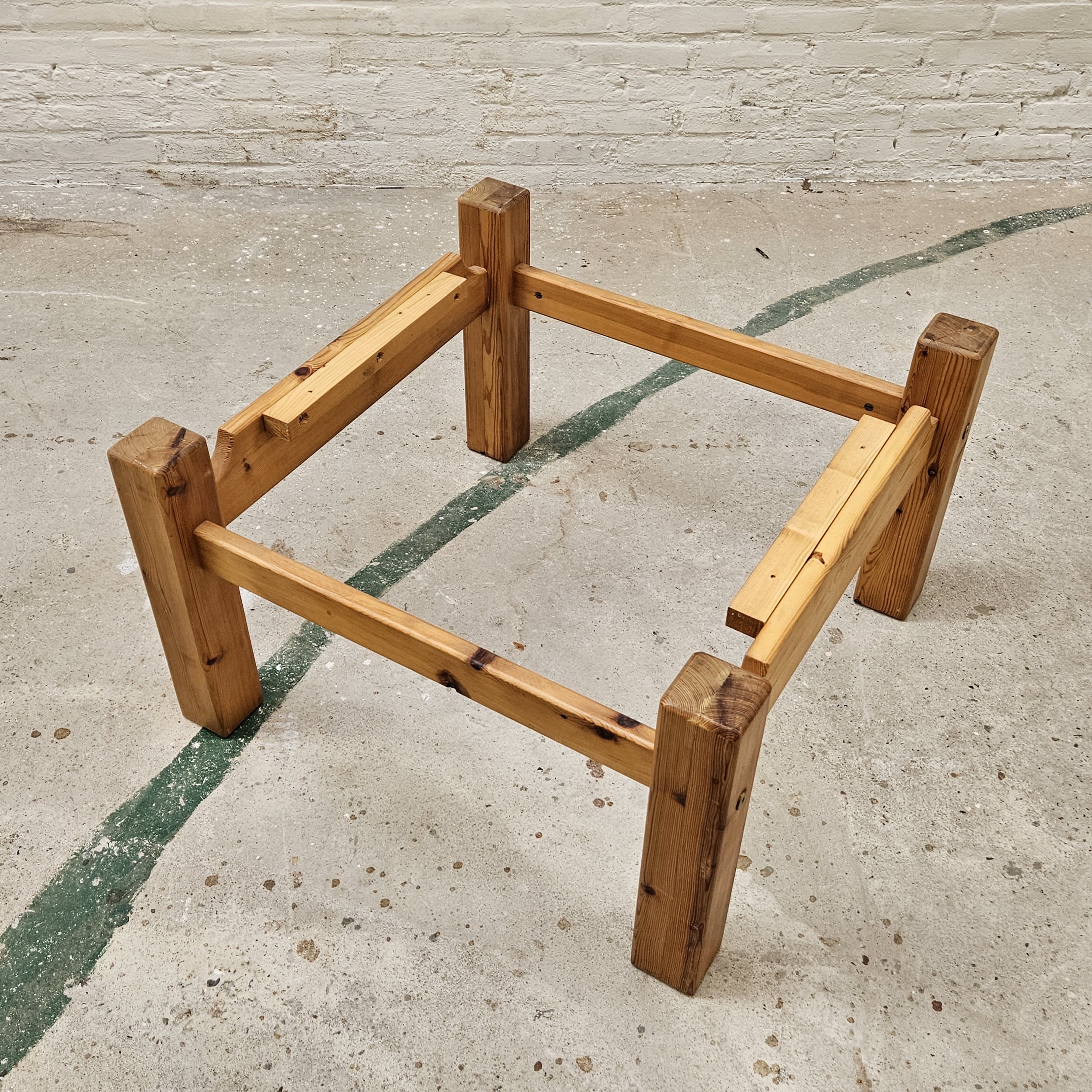 Vintage Coffee Table Pine