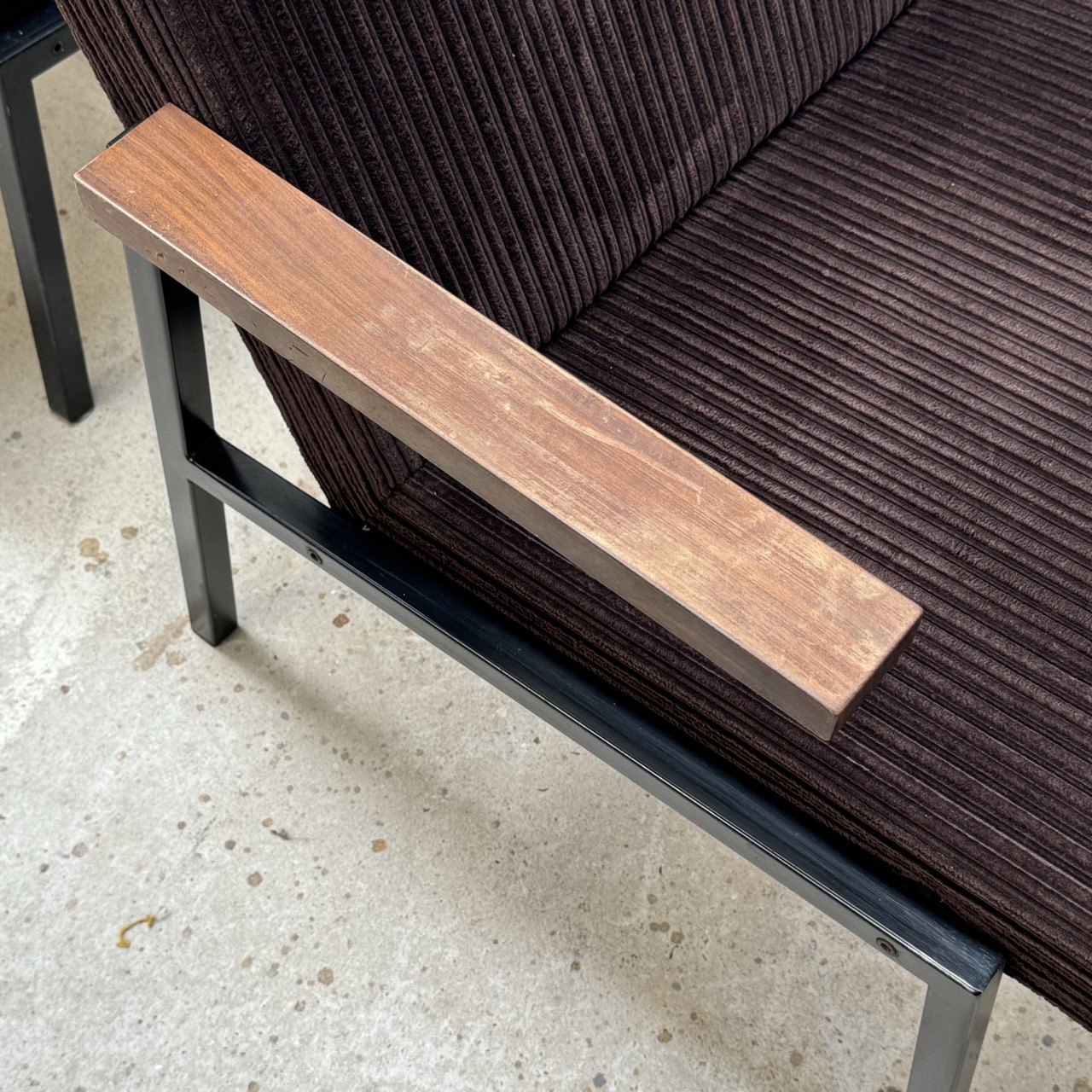 "SZ66" Lounge Chairs 
