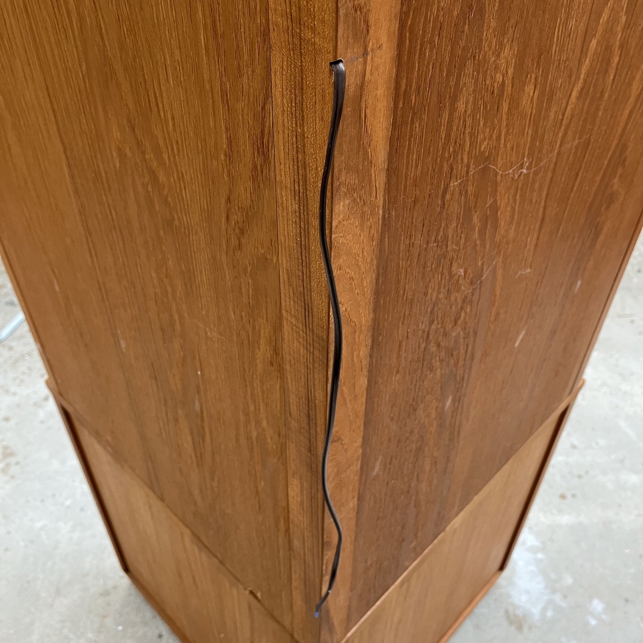 Vintage Corner Cabinet Dyrlund
