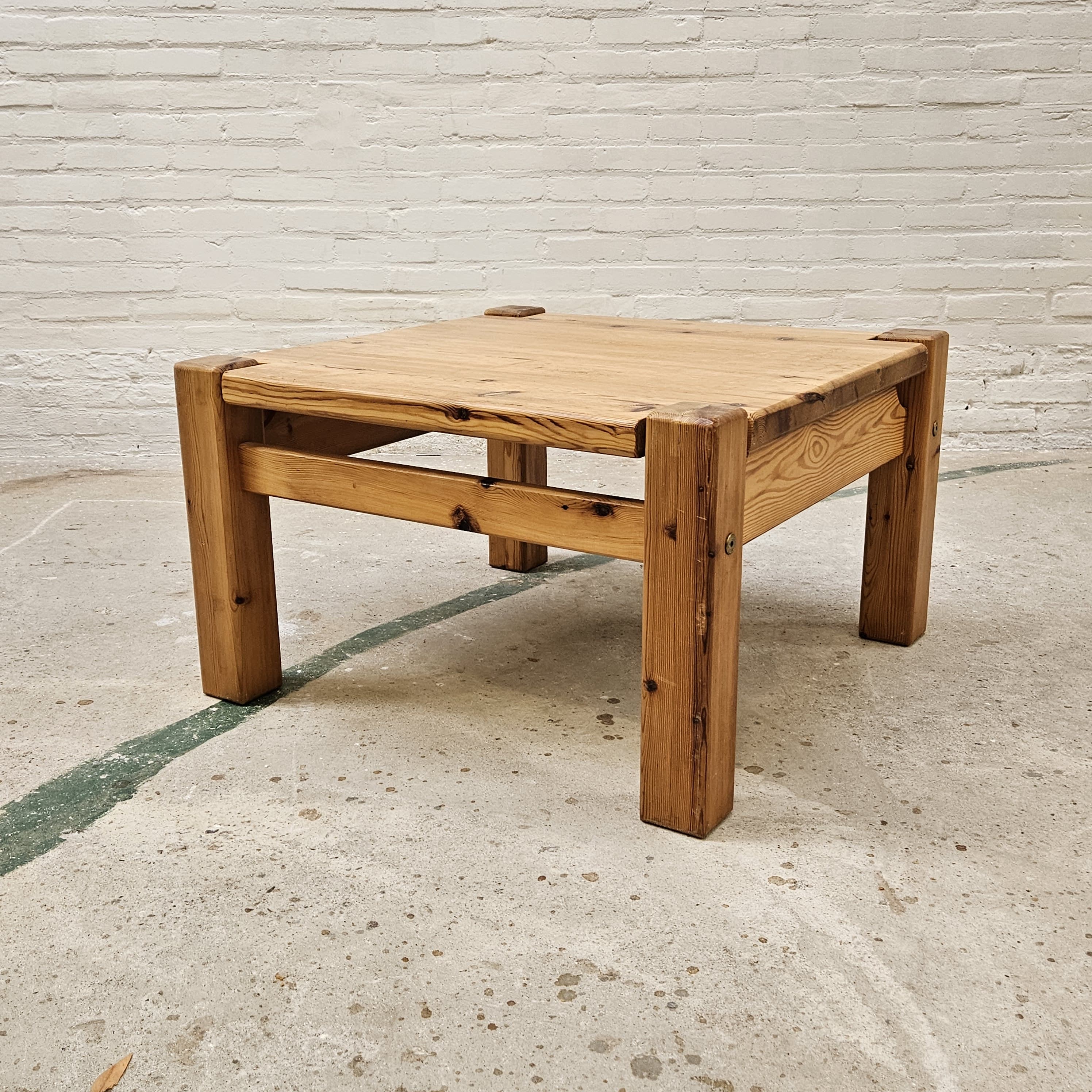 Vintage Coffee Table Pine