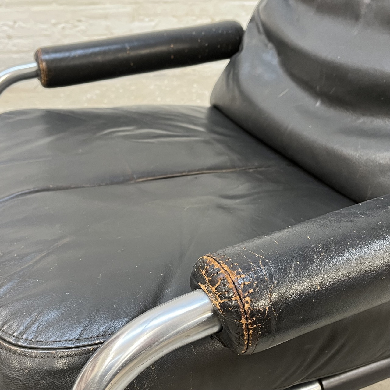 "Mr. Oberman" Easy Chair