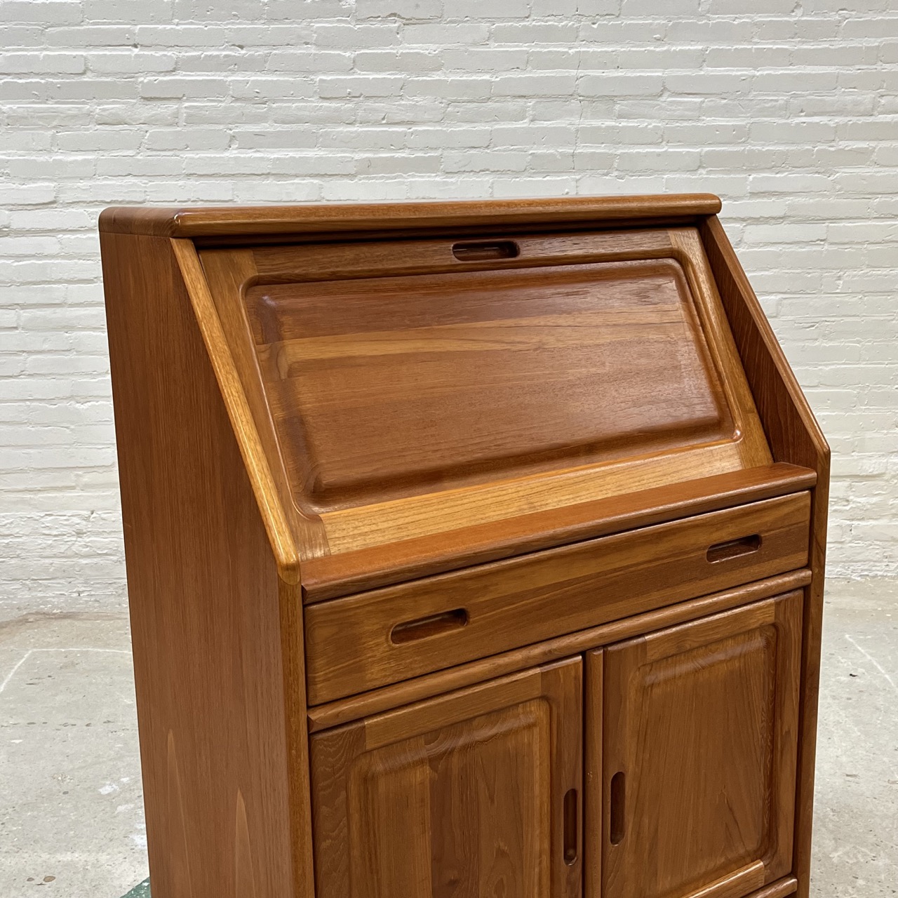 Vintage Secretary Desk Dyrlund