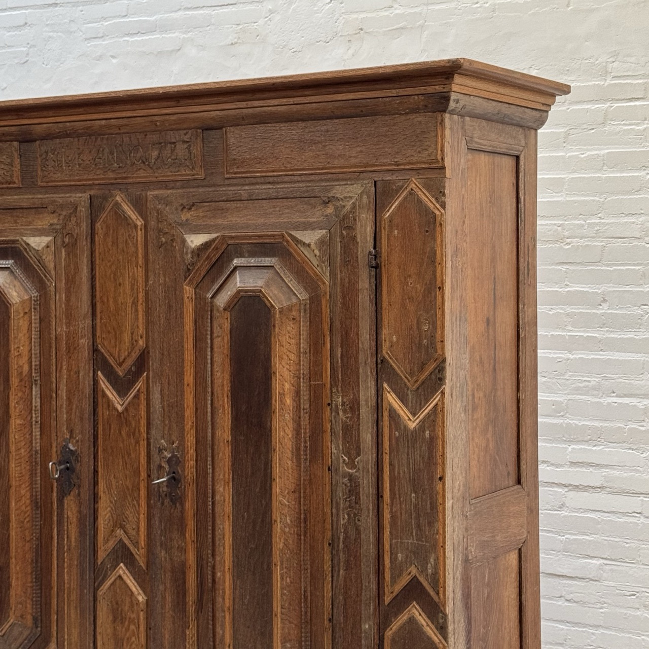 Antique Cabinet '1723'